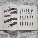 Schmidt, Rudolf. Die Handfeuerwaffen. Textband und Tafelband.