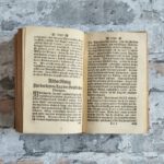 Ettori, Camillo. Heilige Einöde in welcher binnen Acht oder zehen Tägen Durch Betrachtung der ewigen Wahrheiten / und Grundsätzen unsers Glauben Nach Anweisung der Geistl. Ubungen Des H. Ignatii de Lojola Das Heyl der Seelen Höchst nutzlich kan befördert werden / Erstlich Vor alle / so wohl Geistliche als Weltliche beschrieben in Wällischer Sprach Von Camillo Hectoreo Soc. Jesu, und schon zum siebendenmal gedruckt / Nachmahls ins Lateinische übersetzet durch Henricum Heinsberg ex eadem Soc. Nun aber absonderlich Vor jene / welche in vorigen Sprachen unerfahren / so viel sie brauchen / auch in Teutscher Sprach an Tag gegeben / wiederum durch Einen Priester aus gemeldter Soc. Jesu. (4 Teile in einem Band). – Bild 4
