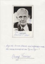 Fernau, Rudolf (1898 bis 1985; Theater- und Filmschauspieler). Eigenhändiges Widmungsblatt und Portraitphotographie mit eigenhändiger Unterschrift recto und verso kurzes Dankschreiben.
